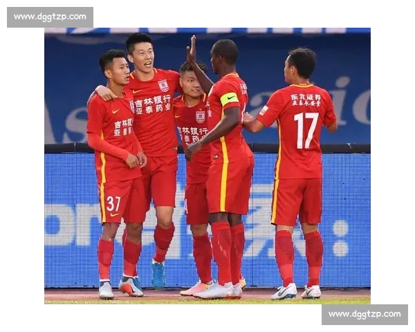 恒大遭遇亚泰顽强抵抗 艰难逆转赢得关键三分