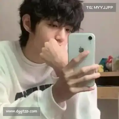 邹朵千